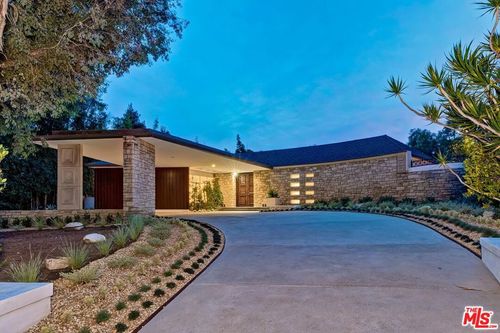 909 N Alpine Dr, Beverly Hills, CA, 90210-2946 | Card Image