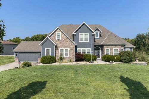 17935 185th St, Tonganoxie, KS, 66086-8809 | Card Image