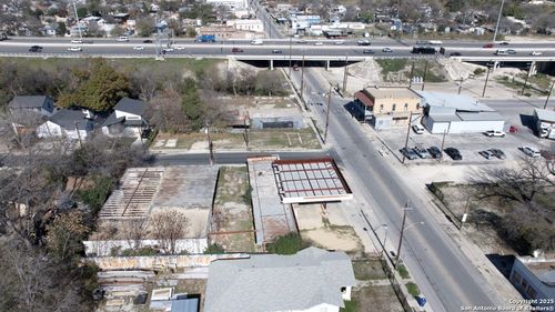 2901 S Flores St, San Antonio, TX, 78204-2632 | Card Image