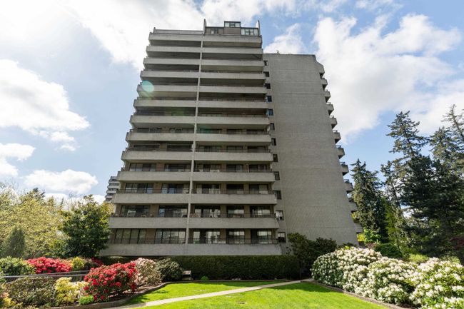 1504 - 4194 Maywood Street, Condo with 2 bedrooms, 1 bathrooms and 2 parking in Burnaby BC | Image 2