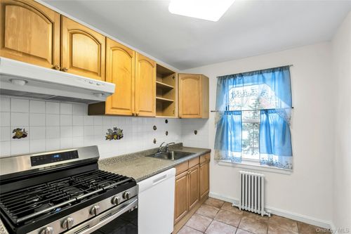 apt-1-3 Edwards St, Roslyn Heights, NY, 11577-1103 | Card Image