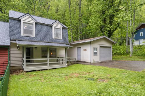 5 Creekside Dr, Maggie Valley, NC, 28751-9784 | Card Image