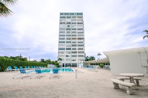 b305-2150 Sans Souci Blvd, North Miami, FL, 33181-3045 | Card Image
