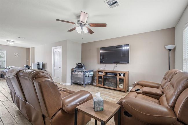5838 Golden Cove Rd, House other with 3 bedrooms, 3 bathrooms and 1 parking in Cove TX | Image 7