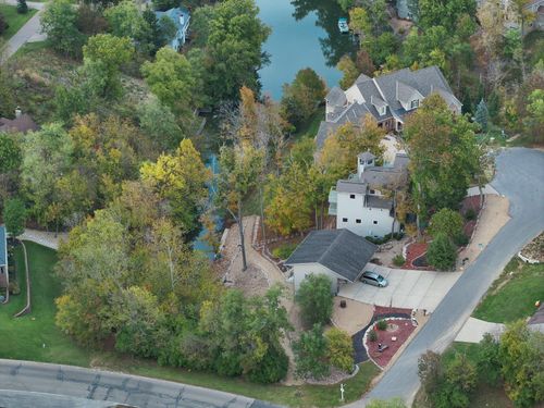 20072 Cravenhurst Dr, Lawrenceburg, IN, 47025-9402 | Card Image