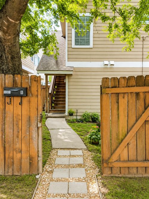 b-5501 Duval B Street, Austin, TX, 78751 | Card Image