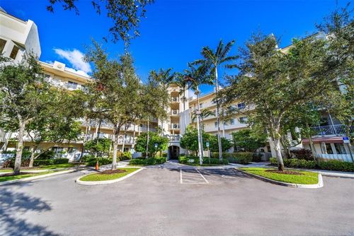 404-3600 Oaks Clubhouse Dr, Pompano Beach, FL, 33069-3695 | Card Image