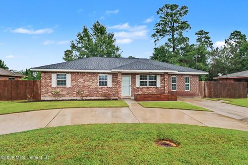 645 Union Street, Bay Saint Louis, MS, 39520 | Card Image