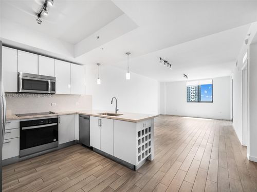 apt-2213-999 Sw 1st Ave, Miami, FL, 33130-3486 | Card Image