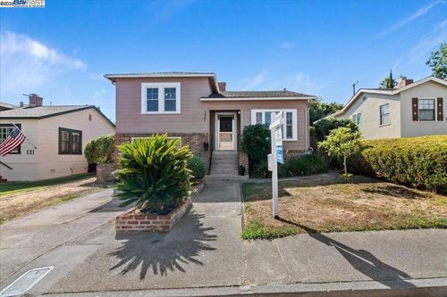 137 Viewmont Ave, Vallejo, CA, 94590-3544 | Card Image