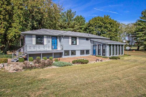 5869 River Rd, Sodus, MI, 49126-9733 | Card Image