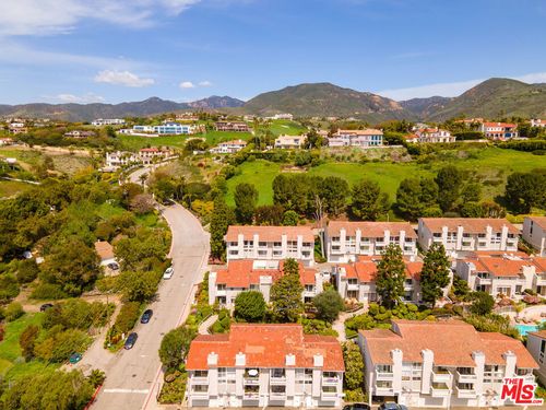 28288 Rey De Copas Ln, Malibu, CA, 90265-4461 | Card Image