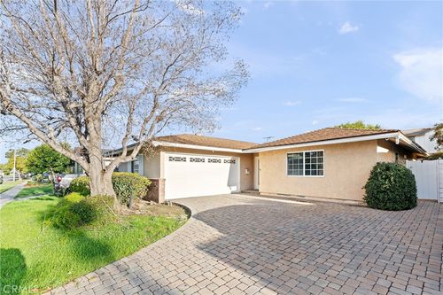 8065 E Ring St, Long Beach, CA, 90808-3153 | Card Image