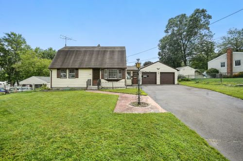 268 Reed Ave, Windsor Locks, CT, 06096-1235 | Card Image