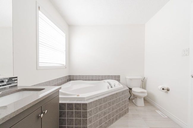 129 Lightbown Way, House other with 4 bedrooms, 3 bathrooms and 3 parking in Fort Mcmurray AB | Image 17