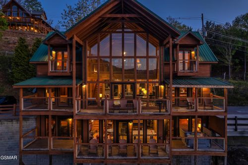 1177 Ski View Dr, Gatlinburg, TN, 37738-4517 | Card Image