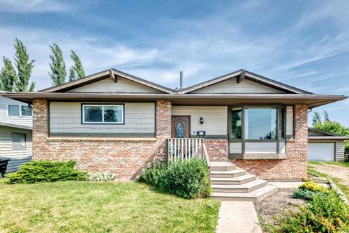 3 43 Avenue Close, Lacombe, AB, T4L1V8 | Card Image