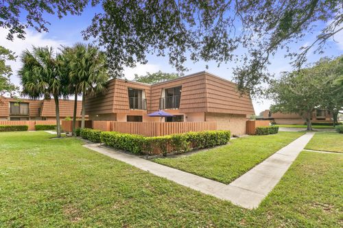 233 Charter Way, West Palm Beach, FL, 33407-6651 | Card Image