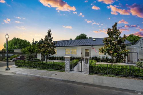 1003 Sunnyside Dr, Healdsburg, CA, 95448-3518 | Card Image