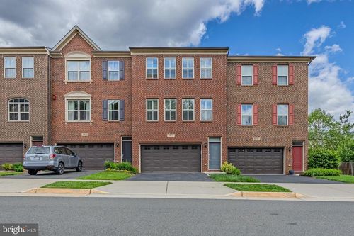 6672 Bartrams Forest Ln, HAYMARKET, VA, 20169-2730 | Card Image