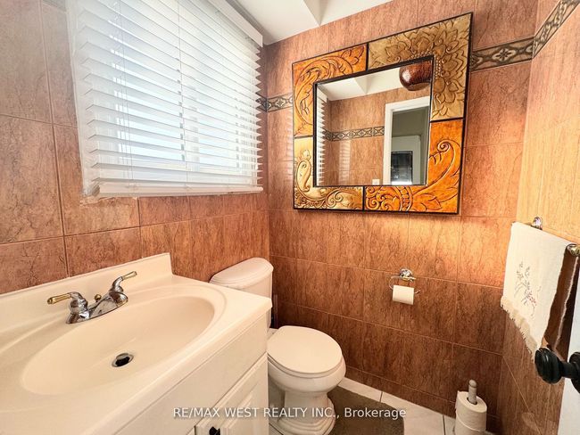 425 Hansen Rd N, House other with 4 bedrooms, 3 bathrooms and 4 parking in Brampton ON | Image 13