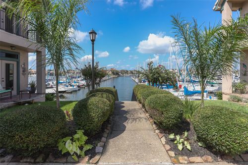 481 Mariners Dr, Kemah, TX, 77565-2262 | Card Image