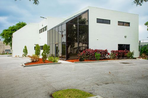 1700 Okeechobee Rd, West Palm Beach, FL, 33409-5229 | Card Image