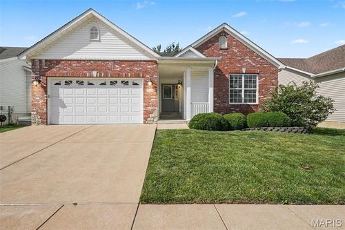 1109 Winter Lake Dr, Fenton, MO, 63026-8020 | Card Image