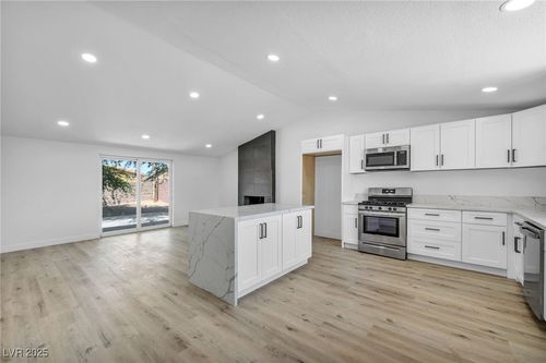 3644 San Pascual Ave, Las Vegas, NV, 89115-4244 | Card Image