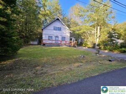 222 Nadine Blvd, Pocono Summit, PA, 18346-7629 | Card Image