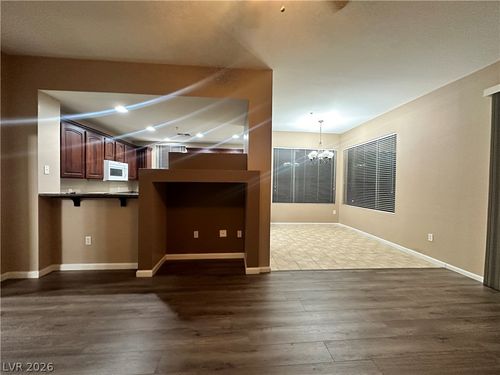305-19 E Agate Ave, Las Vegas, NV, 89123-6062 | Card Image