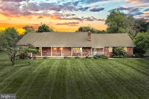 3314 Skyview Dr, GLENVILLE, PA, 17329-9335 | Card Image