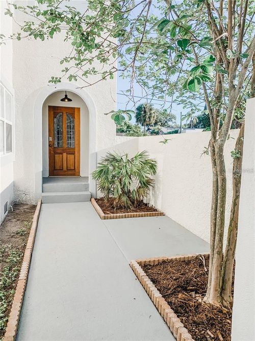 1619 9th Ave N, St Petersburg, FL, 33713-7114 | Card Image