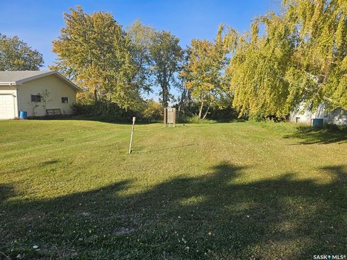 24 Saskatchewan Ave, Quill Lake, SK, S0A4J0 | Card Image