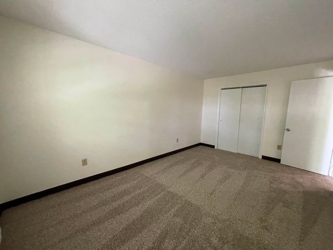 APT-34 - 11 Railroad Ave, Condo with 2 bedrooms, 1 bathrooms and null parking in Derry NH | Image 20