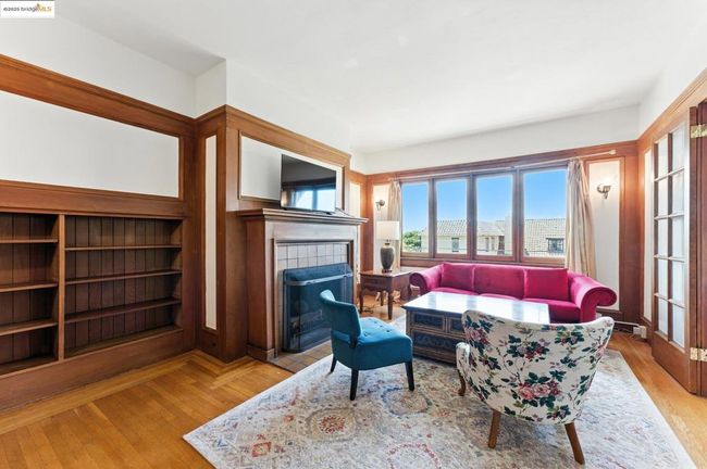7 Panoramic Way, Condo with 2 bedrooms, 1 bathrooms and null parking in Berkeley CA | Image 9