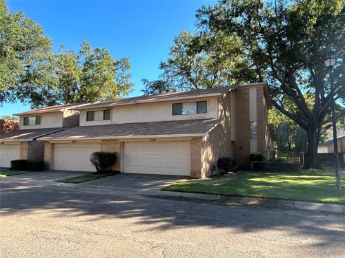 2501 Villa Ct, Tyler, TX, 75703-1947 | Card Image