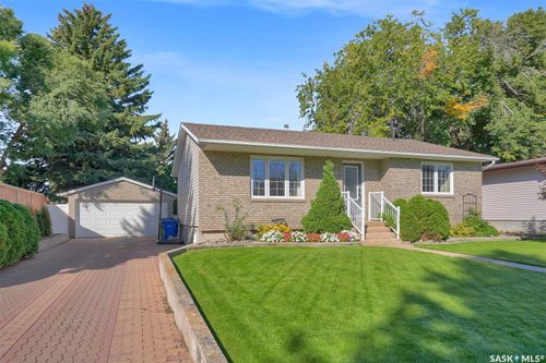 1616 Marshal Crescent, Moose Jaw, SK, S6H3G6 | Card Image