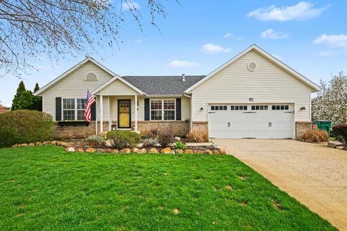 456 Round Lake Ct, Caledonia, MI, 49316-9238 | Card Image