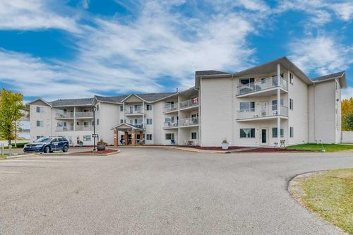 102-3 Parklane Way, Strathmore, AB, T1P1N6 | Card Image