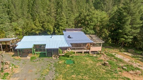 437 Little Grayback Rd, Cave Junction, OR, 97523-9717 | Card Image