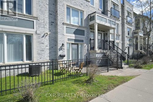 32-60 Fairwood Cir, Brampton, ON, L6R0Y6 | Card Image