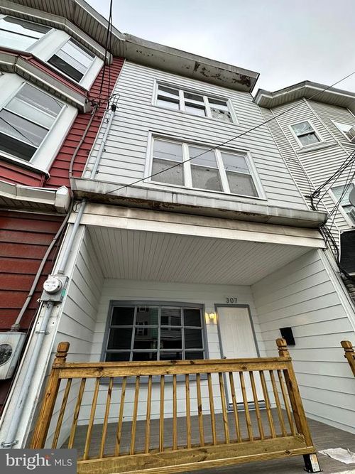 307 E Centre St, SHENANDOAH, PA, 17976-1820 | Card Image