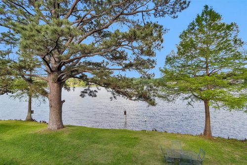 1502 Wimbledon Dr, Huntsville, TX, 77340 | Card Image