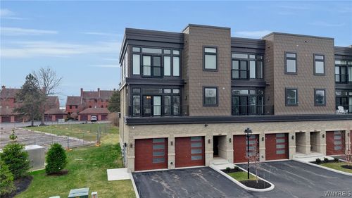 240 Lakefront Blvd, Buffalo, NY, 14202 | Card Image