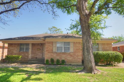 2528 Saint Francis Ave, Dallas, TX, 75228-5330 | Card Image
