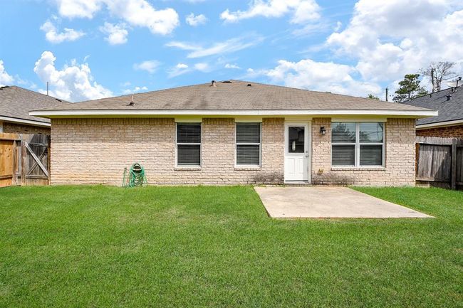 1907 Meadow Edge Ln, House other with 3 bedrooms, 2 bathrooms and 2 parking in Spring TX | Image 27