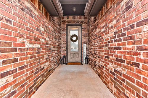 1211 Crimson Creek Circle, El Reno, OK, 73036 | Card Image