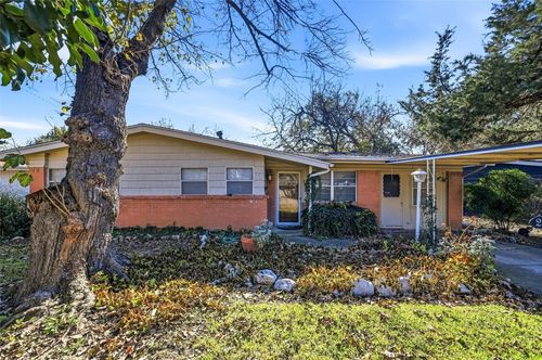 206 W Ridgewood Dr, Garland, TX, 75041-3036 | Card Image