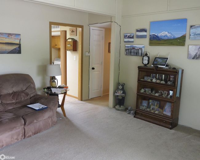 181 Center Point Dr, Home with 3 bedrooms, 2 bathrooms and 5 parking in Montezuma IA | Image 37